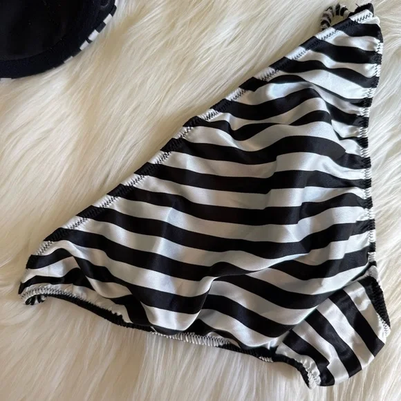34B/S RARE Vs Victoria Secret Black & White Striped VERY SEXY multi-way push up - Picture 11 of 15